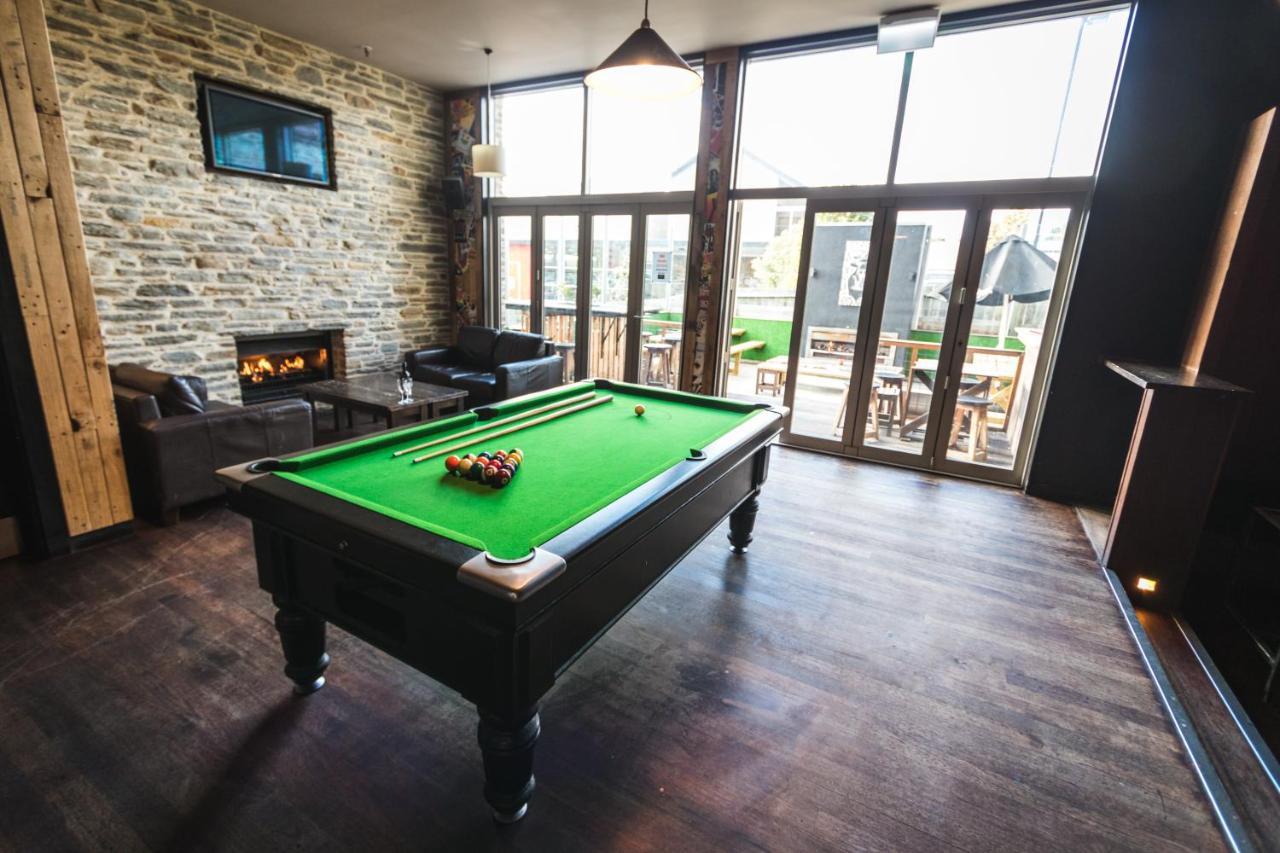 Base Wanaka Hostel ภายนอก รูปภาพ