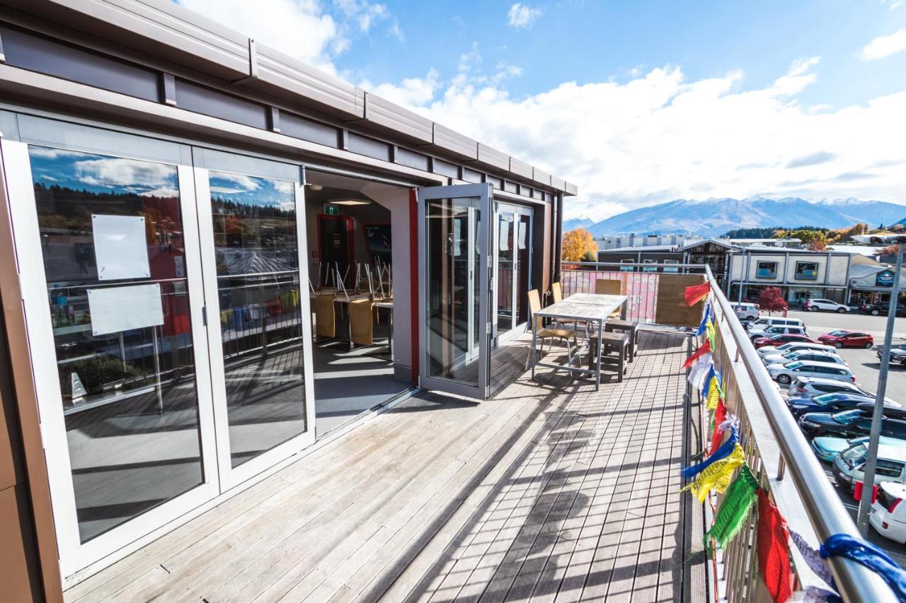 Base Wanaka Hostel ภายนอก รูปภาพ