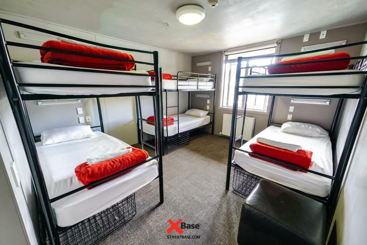 Base Wanaka Hostel ภายนอก รูปภาพ