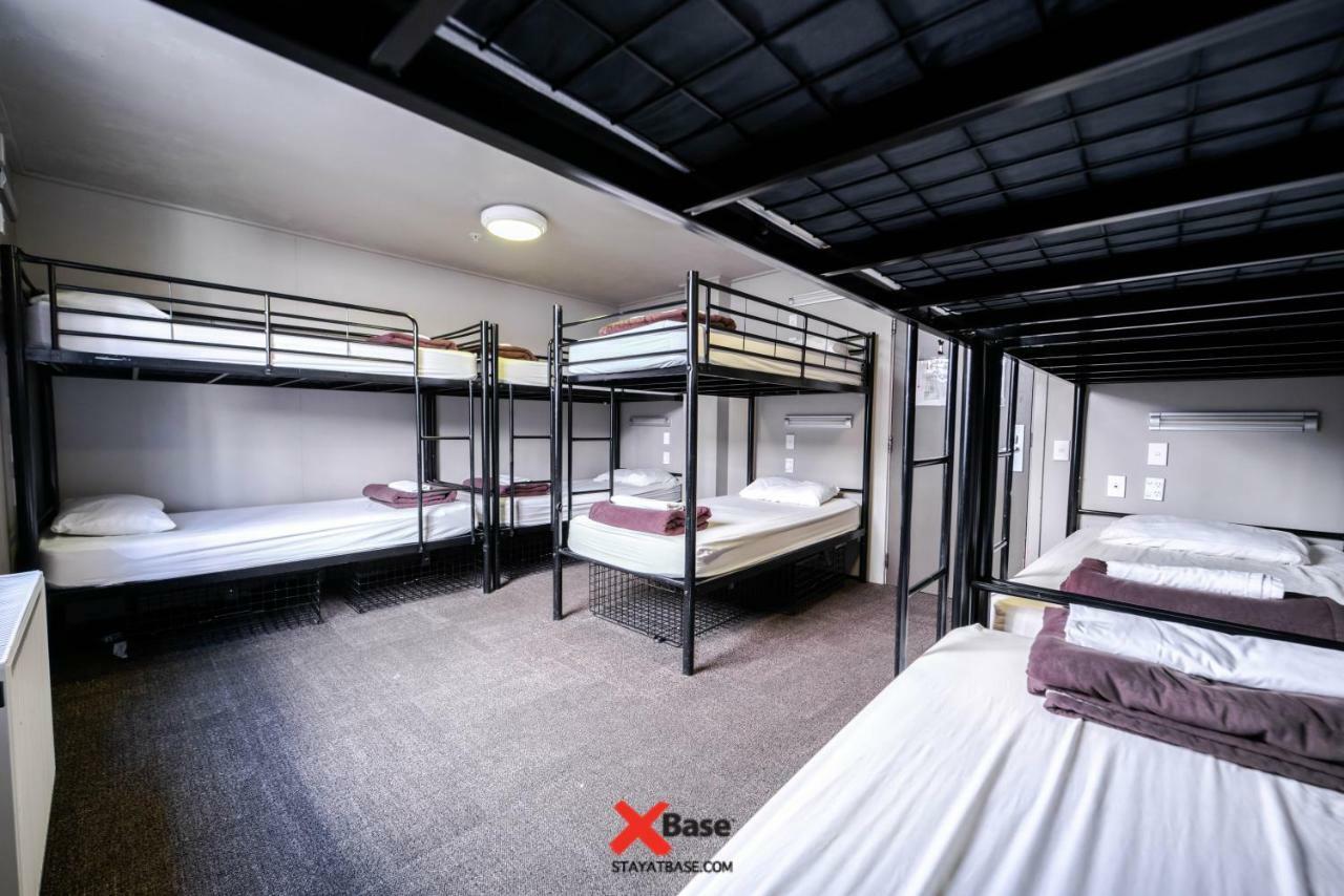 Base Wanaka Hostel ภายนอก รูปภาพ