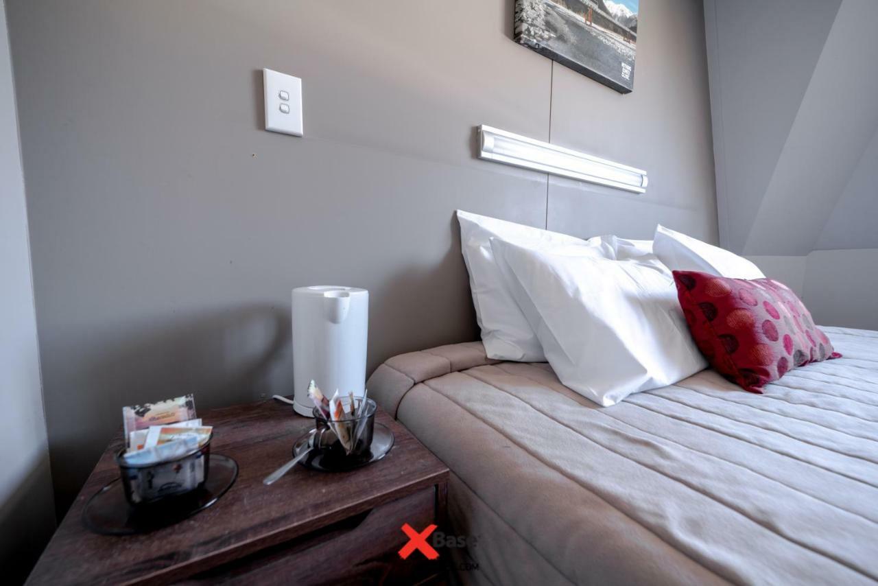 Base Wanaka Hostel ภายนอก รูปภาพ