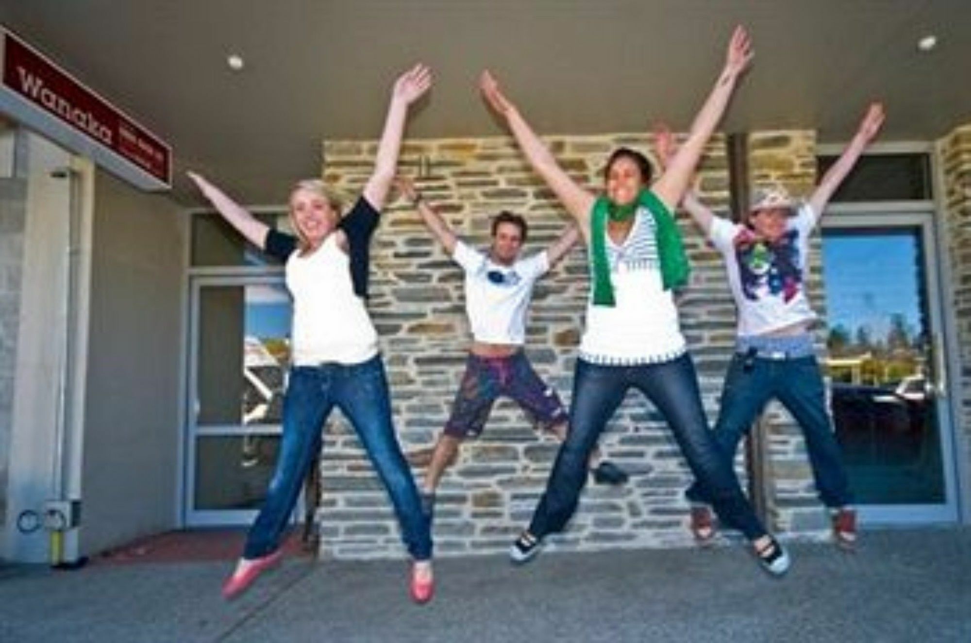 Base Wanaka Hostel ภายนอก รูปภาพ