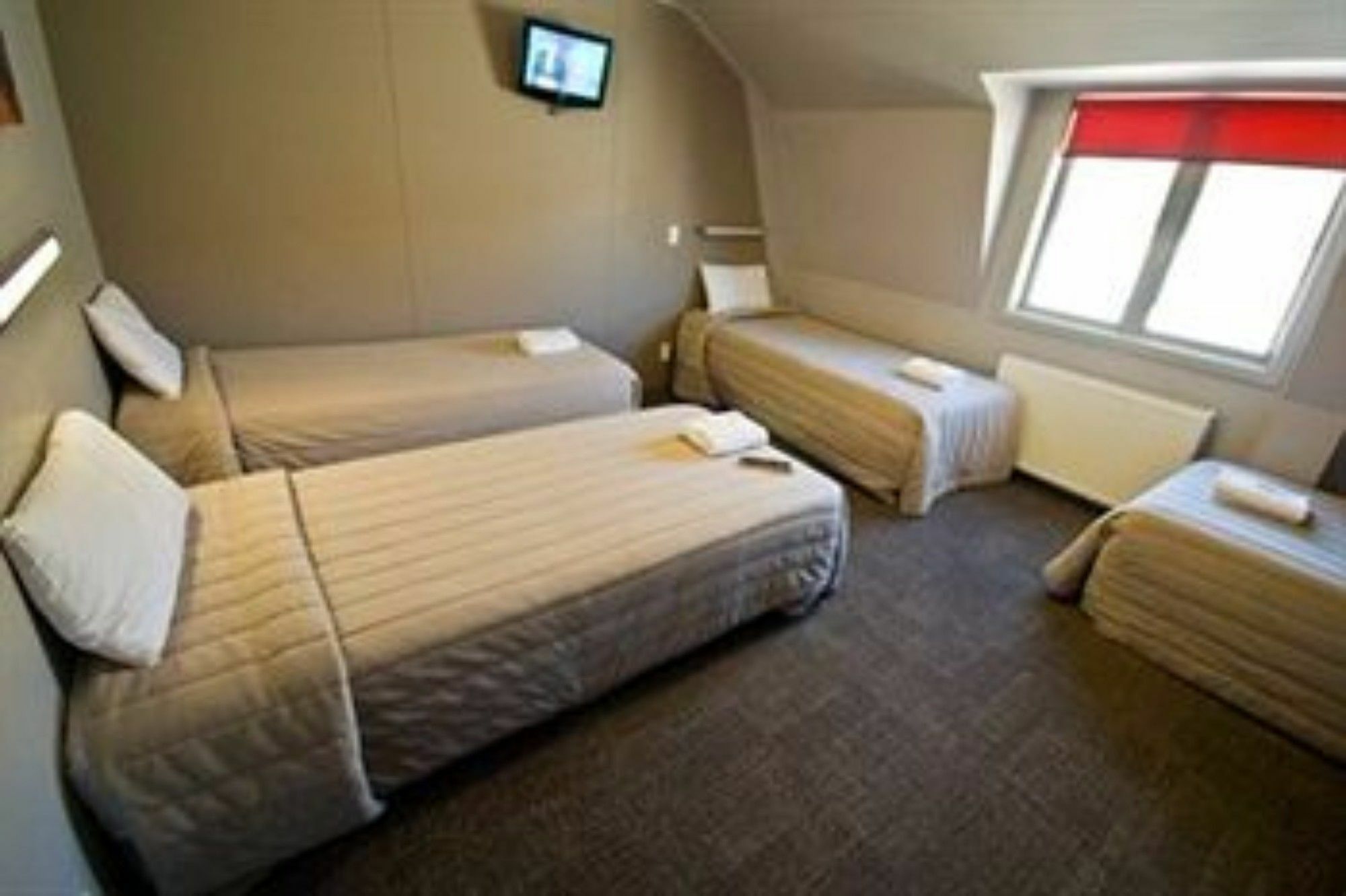 Base Wanaka Hostel ภายนอก รูปภาพ