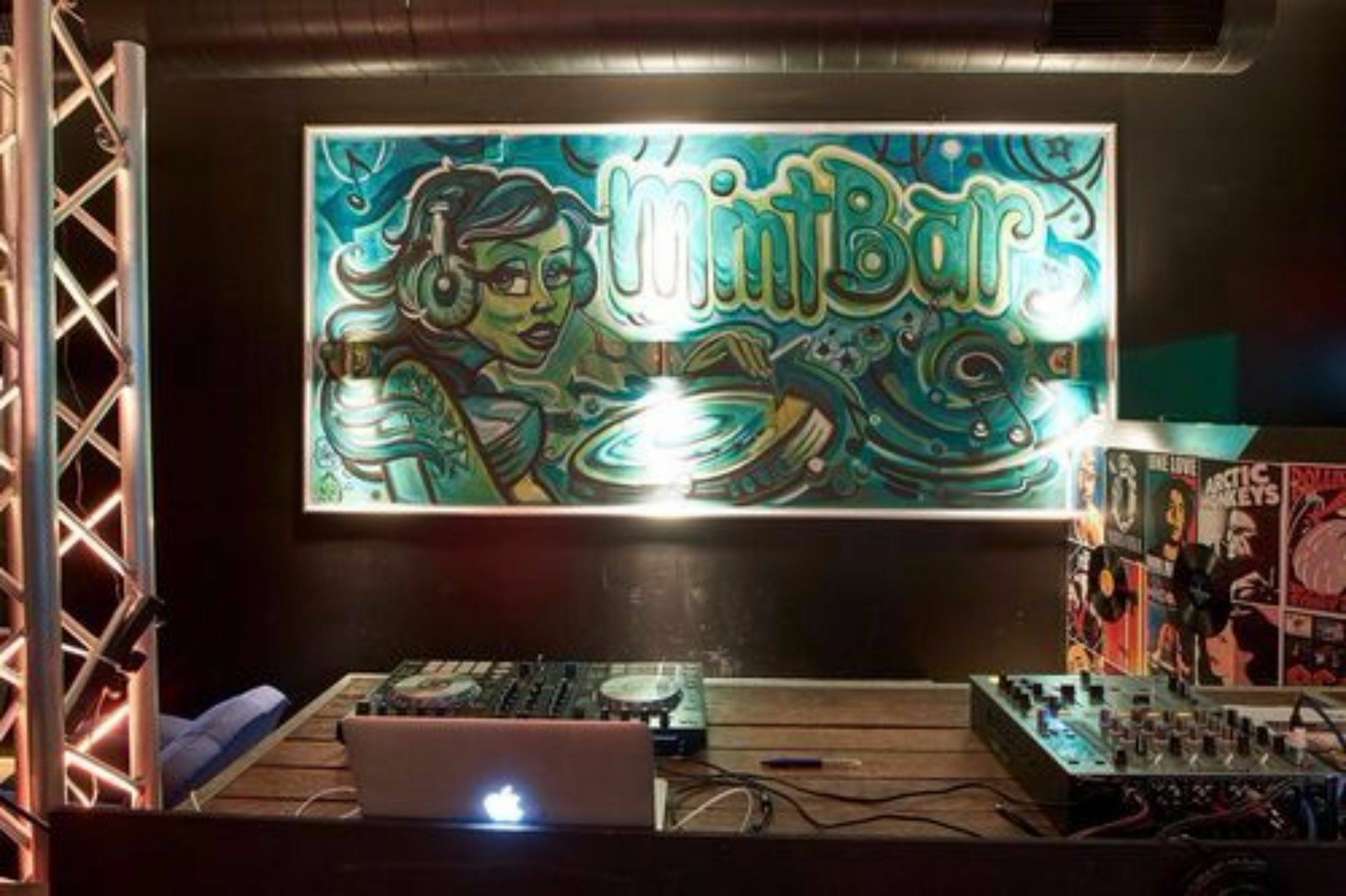 Base Wanaka Hostel ภายนอก รูปภาพ