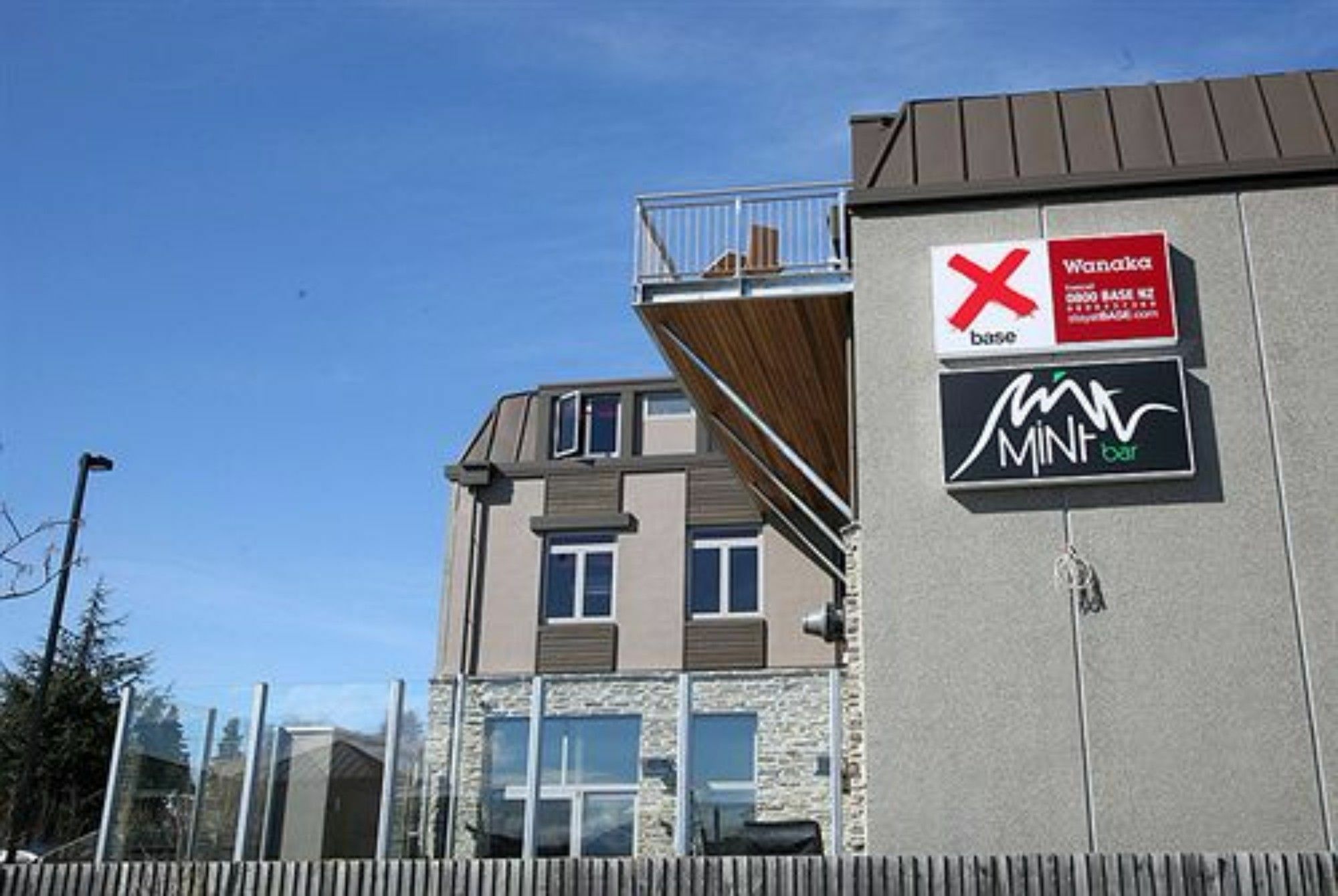 Base Wanaka Hostel ภายนอก รูปภาพ