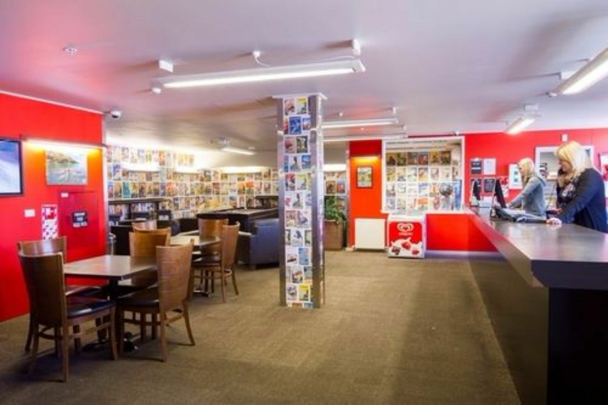 Base Wanaka Hostel ภายนอก รูปภาพ