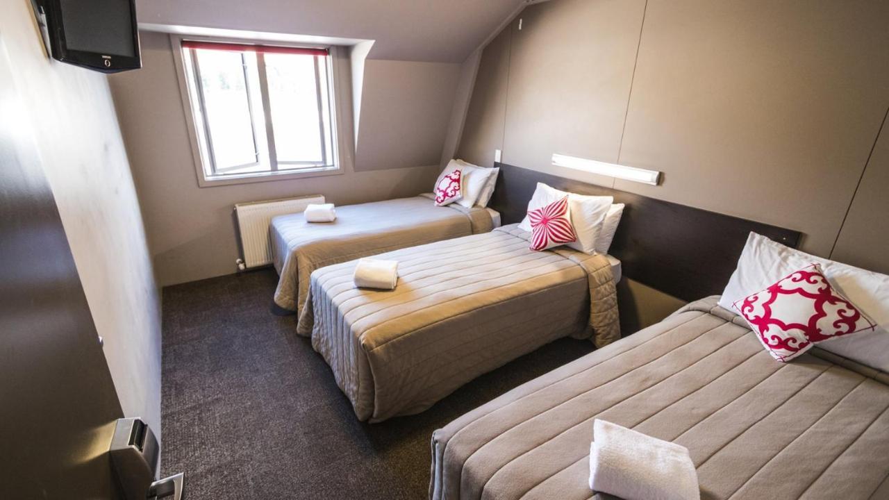 Base Wanaka Hostel ภายนอก รูปภาพ